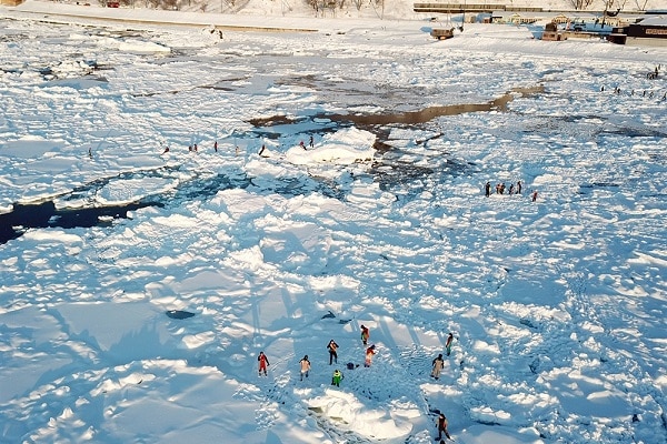 Drift Ice Walk