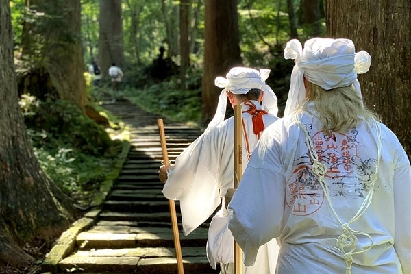 COAST-TO-COAST PILGRIMAGE: Walk, Savor, and Connect