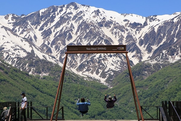 FROM KANAZAWA'S CULTURAL HERITAGE TO HAKUBA'S ALPINE LANDSCAPES